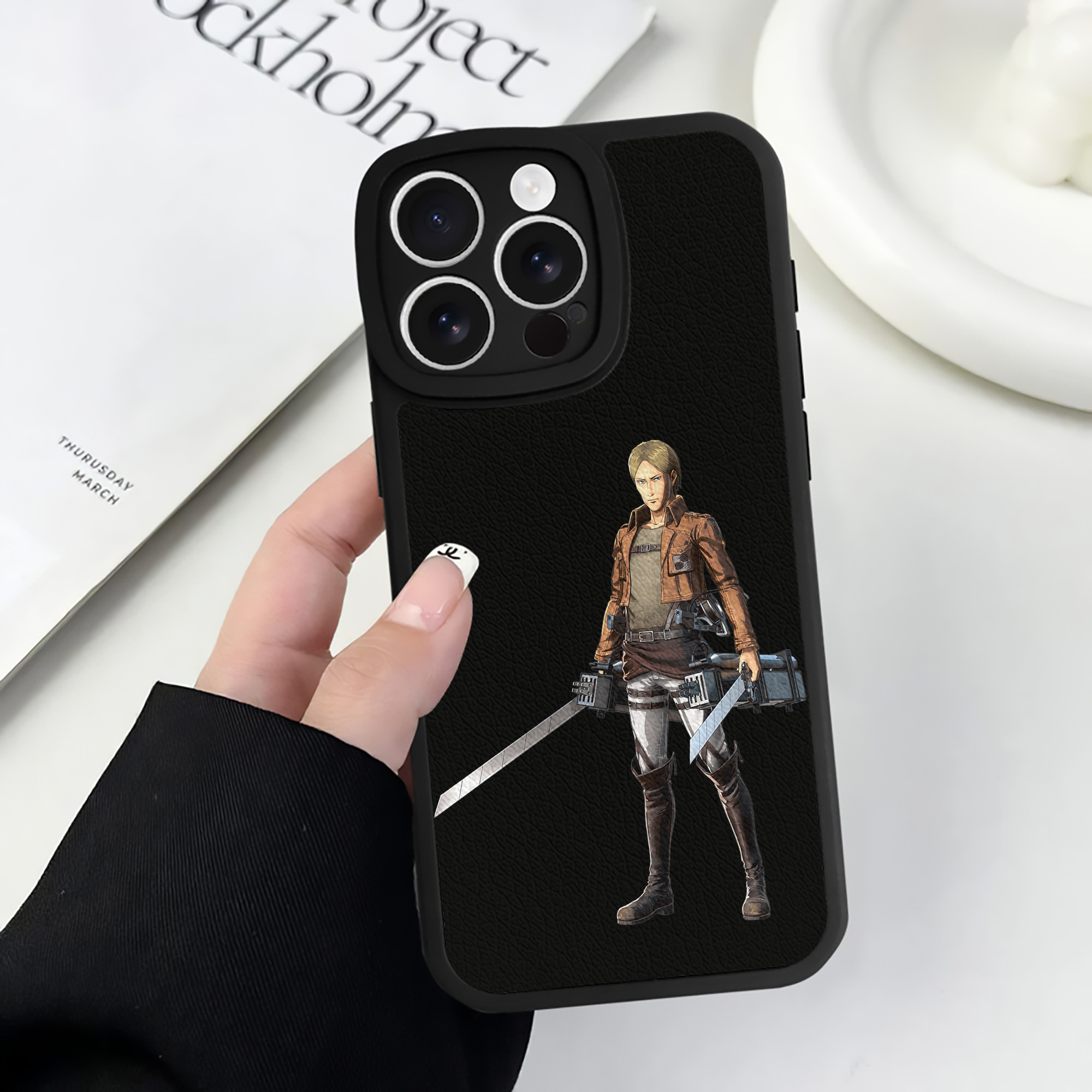 （画像用） 進撃の巨人 Attack on Titan 【iPhone 16シリーズ対応】シリコンスマホケース（レザー調） 材質：シリコン